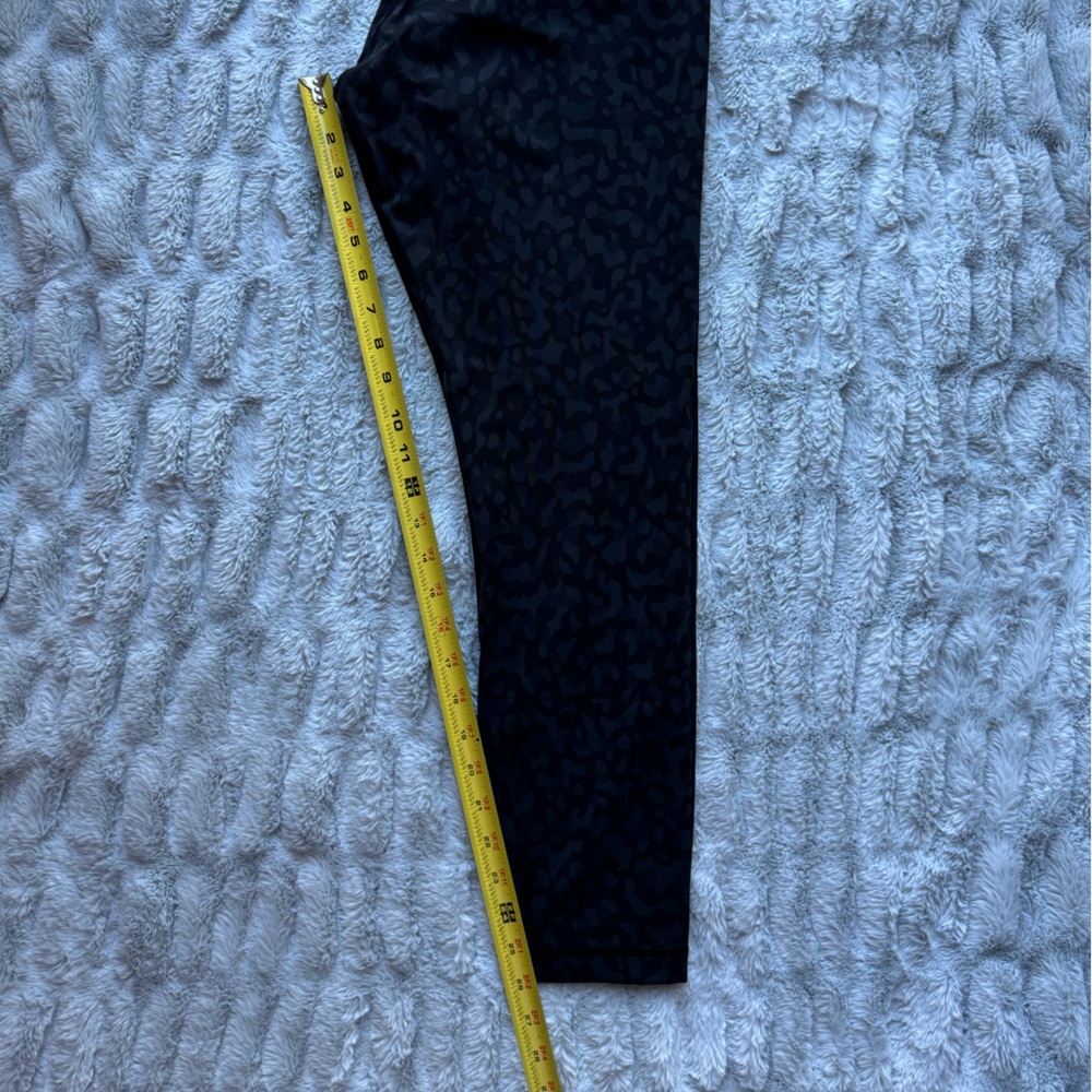 Lululemon Black Leopard Leggings 26” Size 10 - Picture 5 of 6